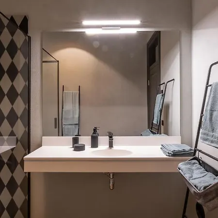 Apartman Spacious 3-bedroom In The Old Town *